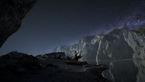 Hyperlapse-Des-Nächtlichen-Sternenhimmels-Mit-Berg--Und-Meeresstrand-Auf-Den-Lofoten,-Norwegen